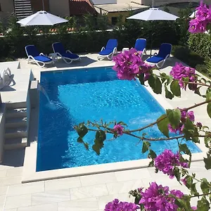 With Heated Pool, Regina Apartment